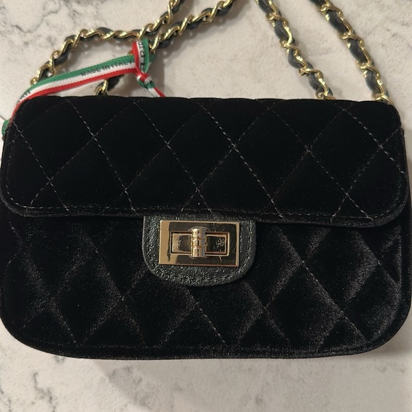 Sara Burglar Black Quilted Chain Strap Purse👜 - Picture 4 of 12